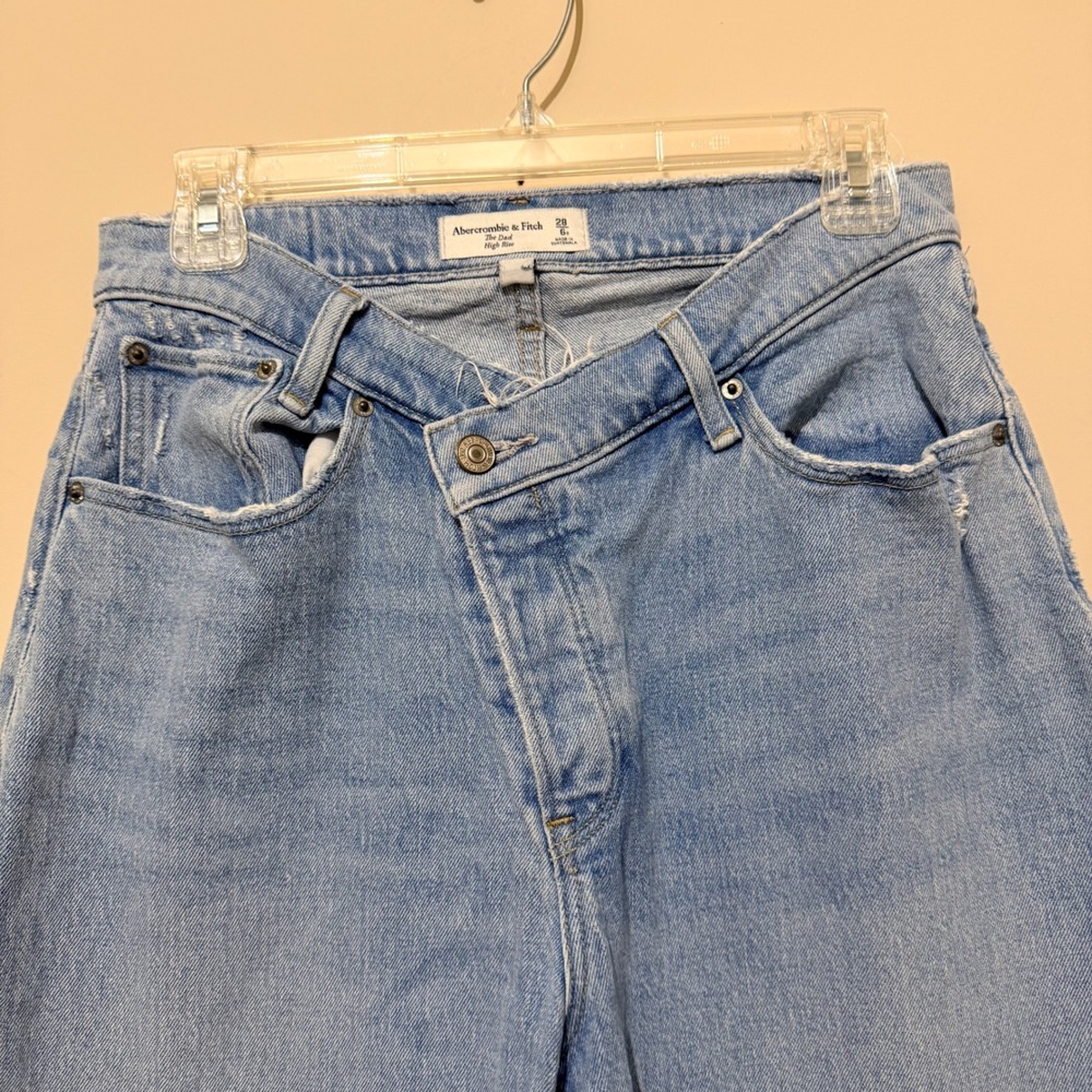 Abercrombie & Fitch Curve Love The Dad High Rise Crossover Jean Light Wash 28 6R - Picture 5 of 9